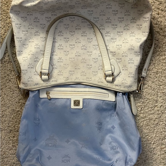 EUC MCM white leather shoulder bag crossbody purse - Picture 10 of 14